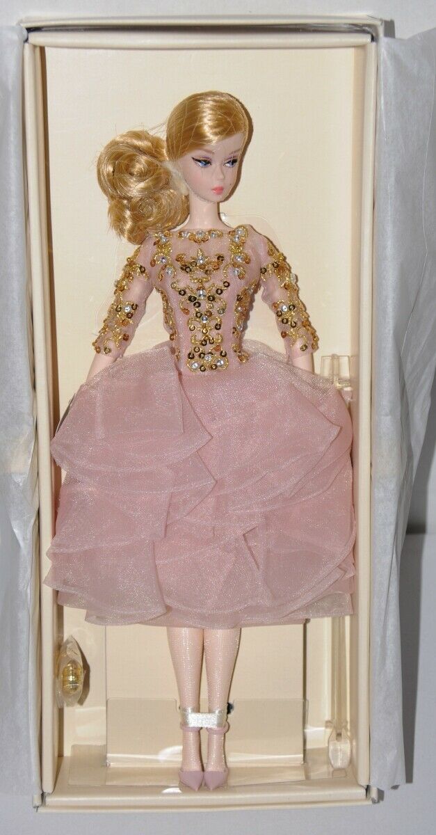 Blush & And Gold Barbie 2016 Nrfb Silkstone Bfmc Ltd 10000 Gorgeous Dress