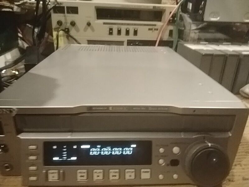 Audio Digitizing Service Native Dsd256 Vinyl Umatic Betacam R2r Convert Transfer